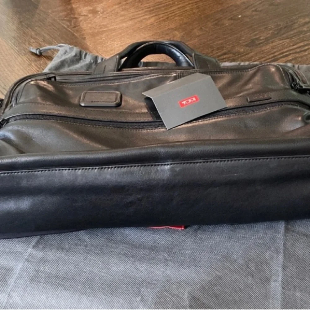 Tumi travel bag / briefcase